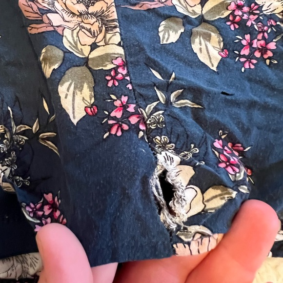 Torrid Shorts Navy and Floral with Pockets - Picture 5 of 5